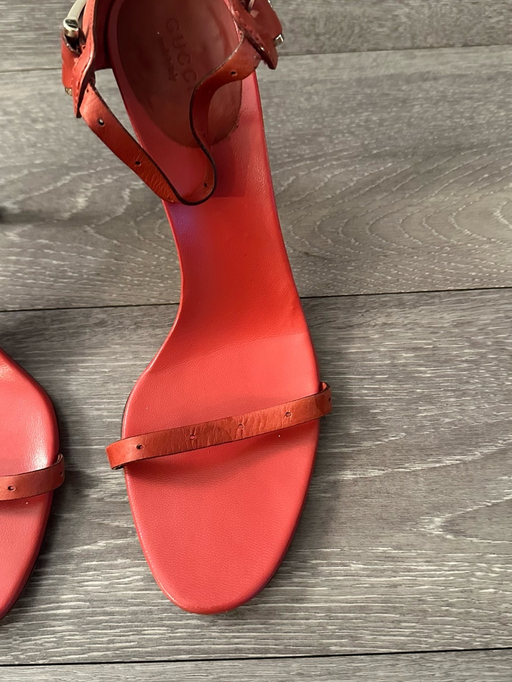 Gucci -Red Leather Ankle-Strap Sandals - Picture 3 of 10